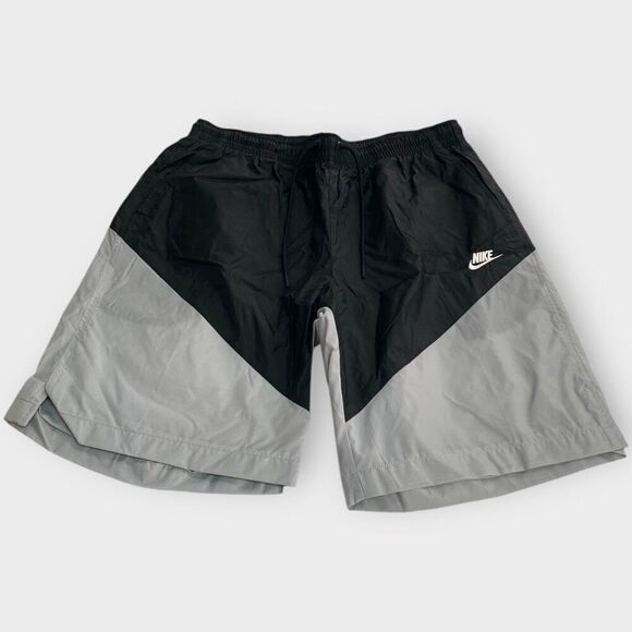 Nike Sportswear Windrunner Track Shorts  Black/Grey AR2424-010 Mens size XL New - Picture 2 of 10